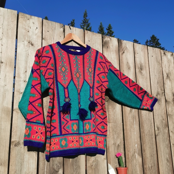 Bold Funky Print Vintage Tassel Sweater - Picture 5 of 7